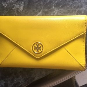 Tory Burch Saffiano wallet clutch (5 x 8)